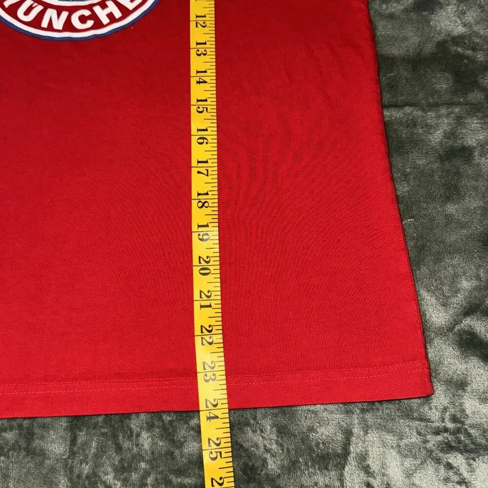 FC Bayern Munich Football T-Shirt Adult Small Red‎ Cotton Crew Neck Short Sleeve